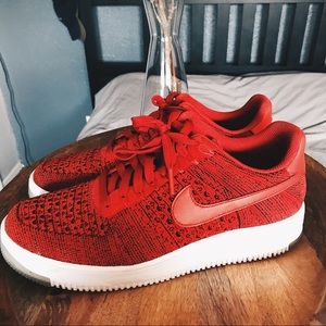 Red Flyknit Nike Air Force 1 “Light Weight”